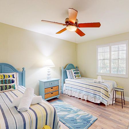 Surrounded By Sea Breezes Vila Anna Maria Exterior foto