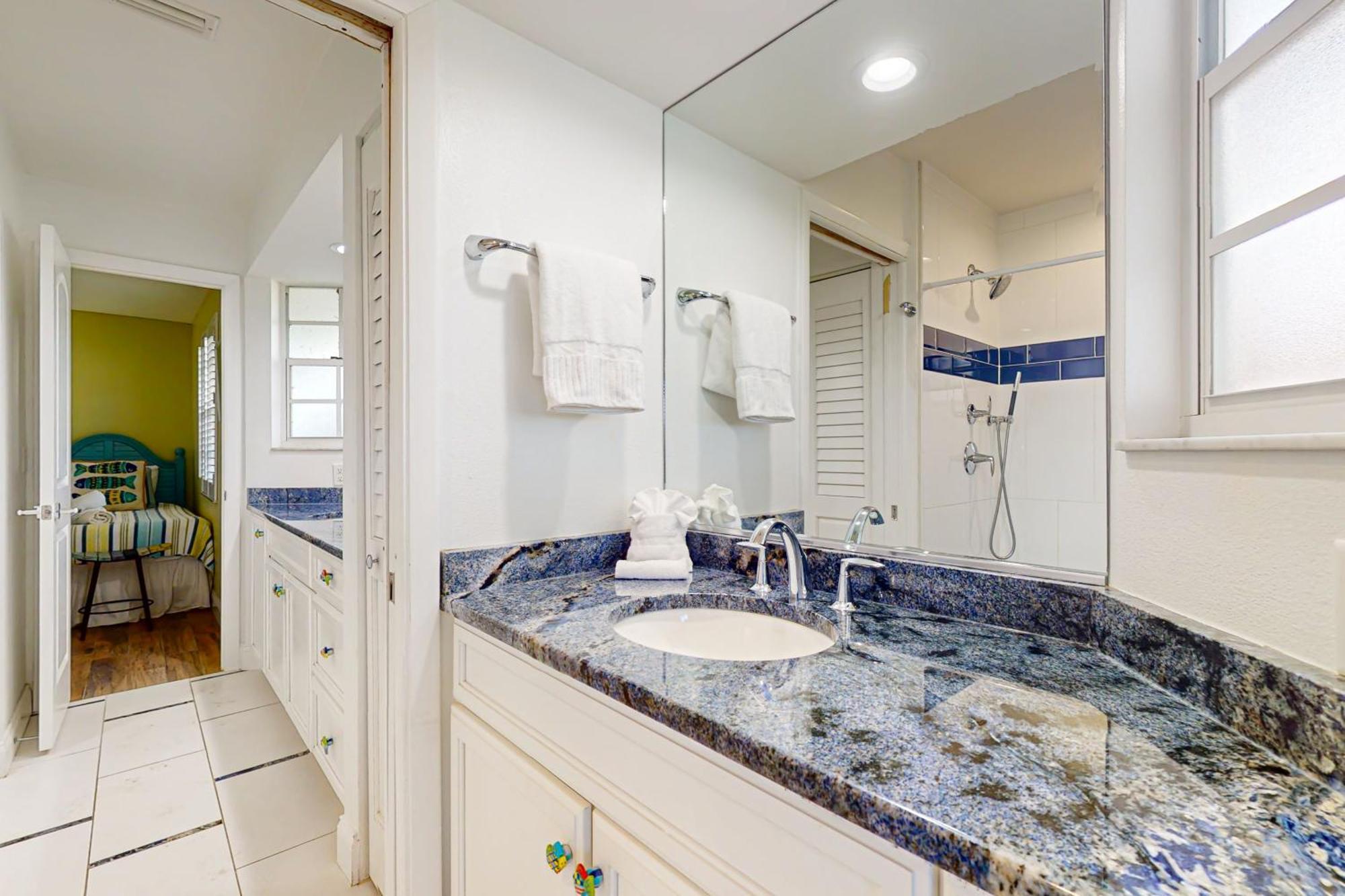 Surrounded By Sea Breezes Vila Anna Maria Exterior foto